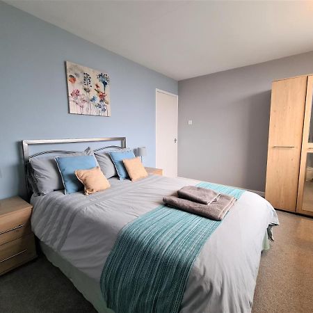 3 Bedroom Apartment Coventry - Hosted By Coventry Accommodation Екстер'єр фото