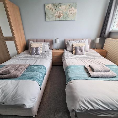 3 Bedroom Apartment Coventry - Hosted By Coventry Accommodation Екстер'єр фото