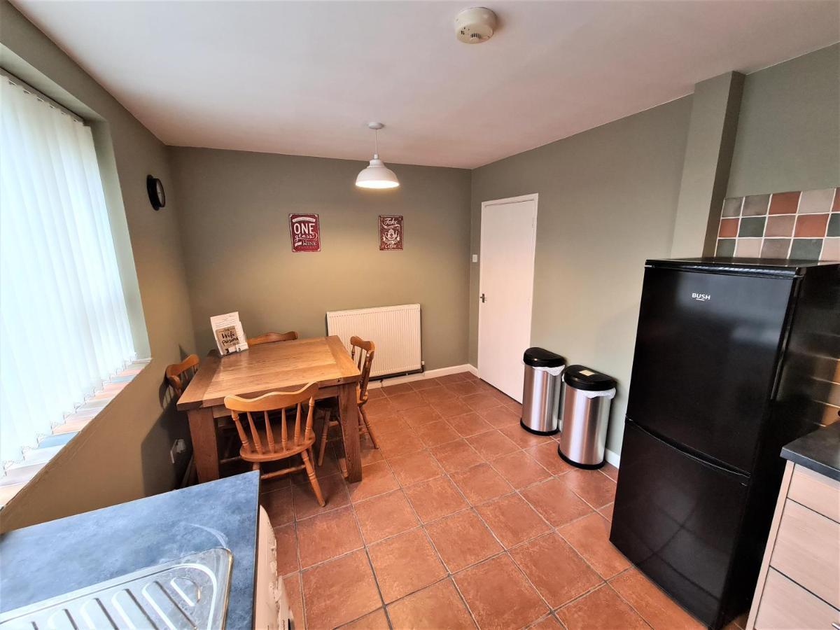 3 Bedroom Apartment Coventry - Hosted By Coventry Accommodation Екстер'єр фото