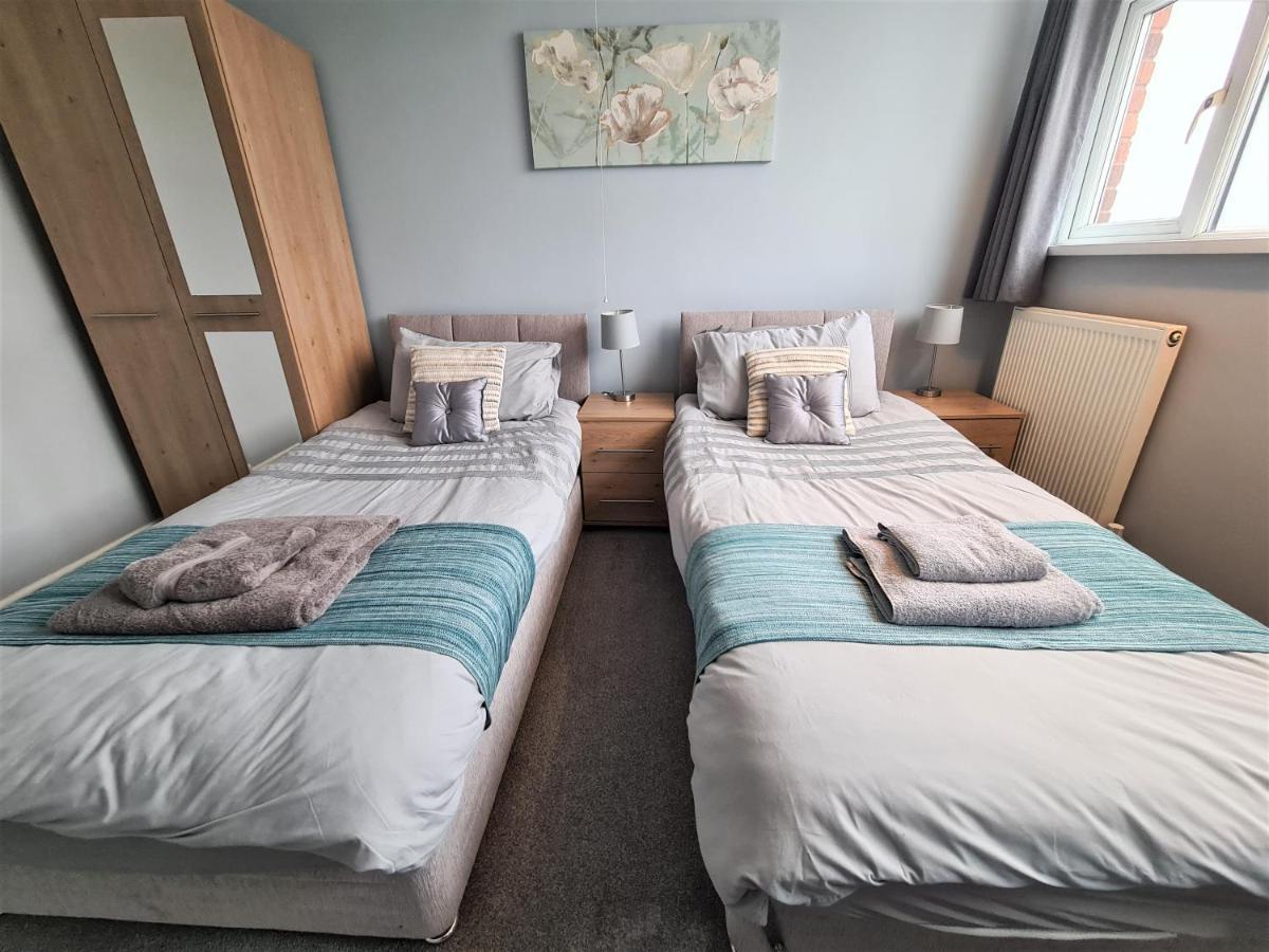 3 Bedroom Apartment Coventry - Hosted By Coventry Accommodation Екстер'єр фото