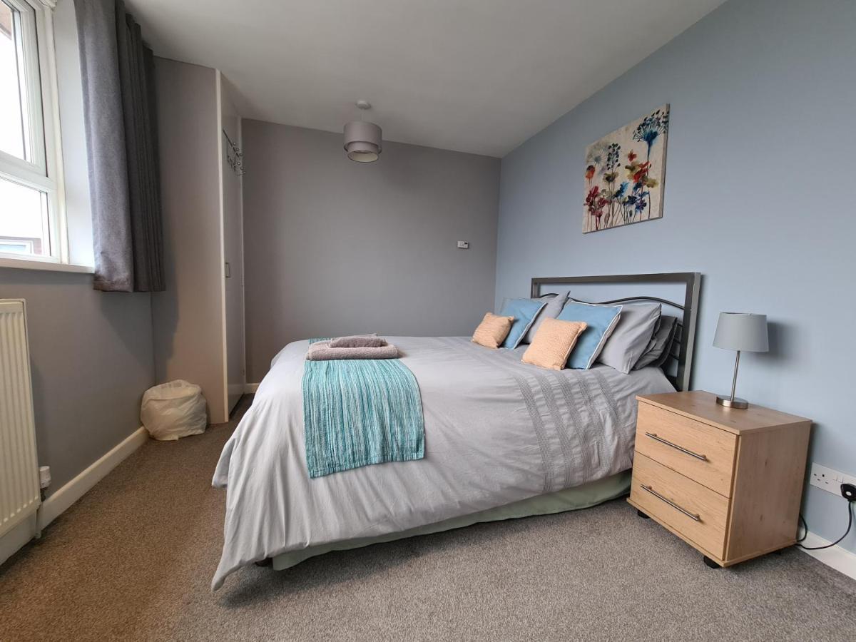 3 Bedroom Apartment Coventry - Hosted By Coventry Accommodation Екстер'єр фото